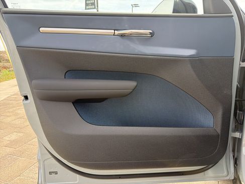 New 2026 Volvo EX30 Plus w/ Protection Package Premier image 18