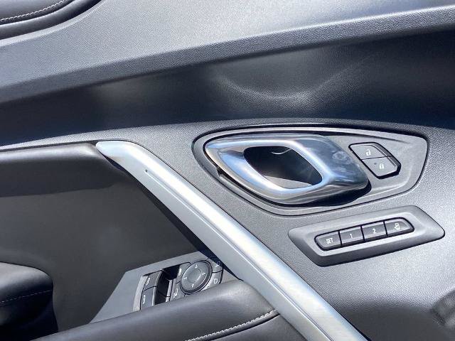 Used 2018 Chevrolet Camaro LT RWD image 18