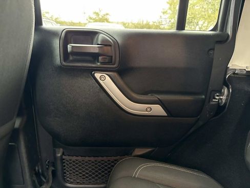 Used 2017 Jeep Wrangler Unlimited Sahara w/ Max Tow Package image 20