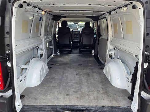Used 2023 Mercedes-Benz Metris image 25