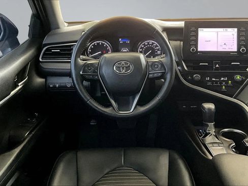 Used 2022 Toyota Camry SE w/ Cold Weather Package FWD image 8