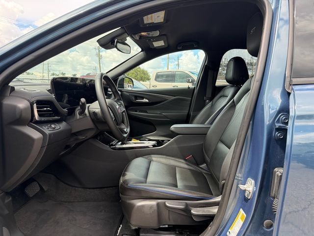 Used 2025 Buick Envista Sport Touring w/ Convenience II Package FWD image 10
