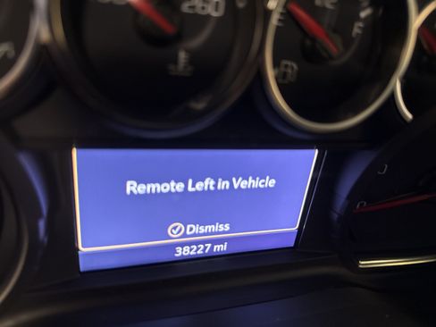 Used 2021 Chevrolet Silverado 1500 LTZ AWD/4WD image 7