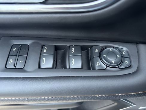 Used 2024 GMC Yukon AT4 w/ AT4 Premium Package image 21