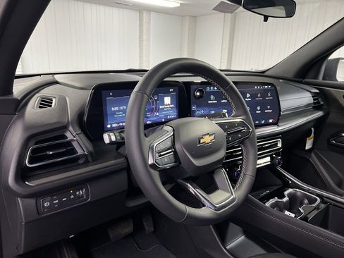 New 2025 Chevrolet Traverse LT w/ Sun and Wheel Package image 45