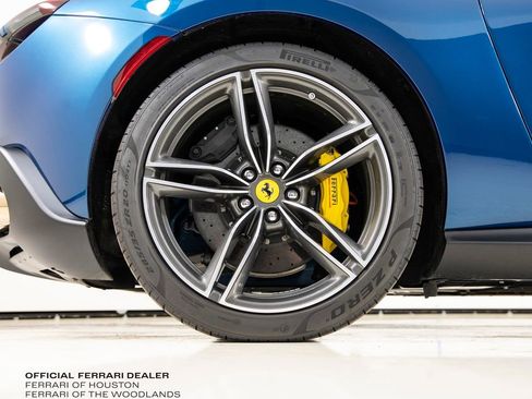 Certified 2025 Ferrari Roma Spider RWD image 20