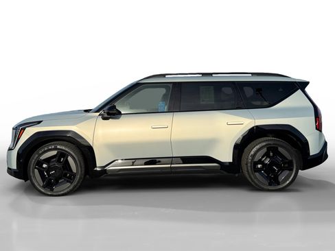 Used 2024 Kia EV9 GT-Line image 2