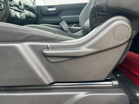 Used 2025 Chevrolet Silverado 1500 W/T RWD image 16
