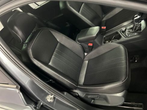 Used 2022 Volkswagen Tiguan SE R-Line image 24