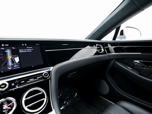 Used 2024 Bentley Continental GT image 81