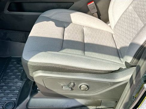 New 2026 RAM 1500 4x4 Crew Cab image 14