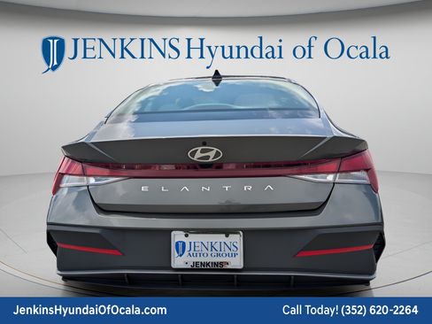 New 2026 Hyundai Elantra SE FWD image 5