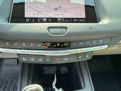 Used 2021 Cadillac XT4 Premium Luxury AWD/4WD image 28
