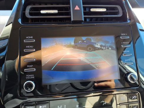 Used 2020 Toyota Prius XLE image 15