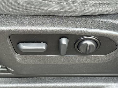 Certified 2022 Chevrolet Silverado 1500 Custom RWD image 30