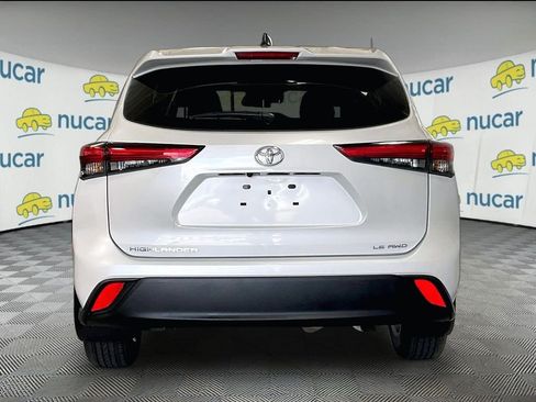 Used 2022 Toyota Highlander LE AWD/4WD image 5
