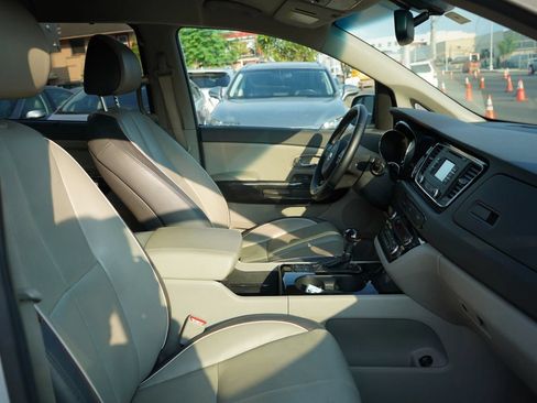 Used 2016 Kia Sedona EX FWD image 23