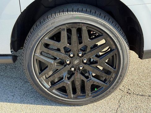 New 2026 Ford Expedition Max Platinum AWD/4WD image 4