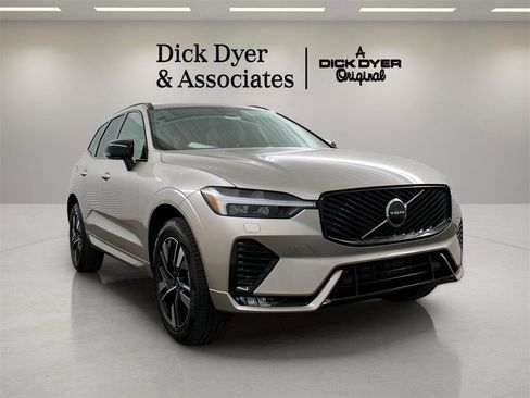 New 2026 Volvo XC60 B5 Core w/ Protection Package Premier image 9