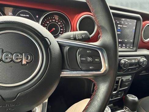 Used 2019 Jeep Wrangler Unlimited Rubicon AWD/4WD image 16
