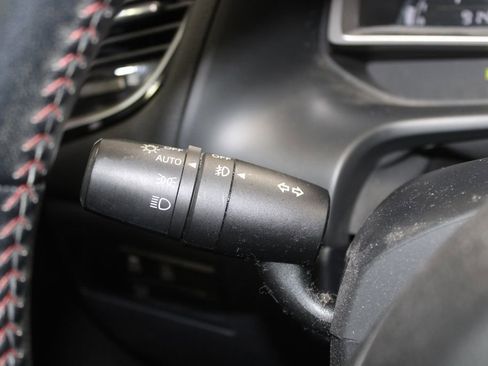 Used 2016 MAZDA MAZDA3 i Touring image 21