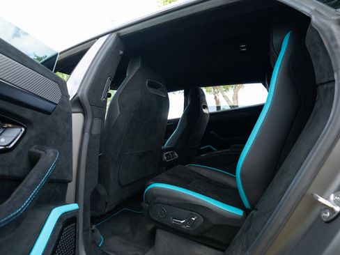 Used 2023 Lamborghini Urus Performante AWD/4WD image 98