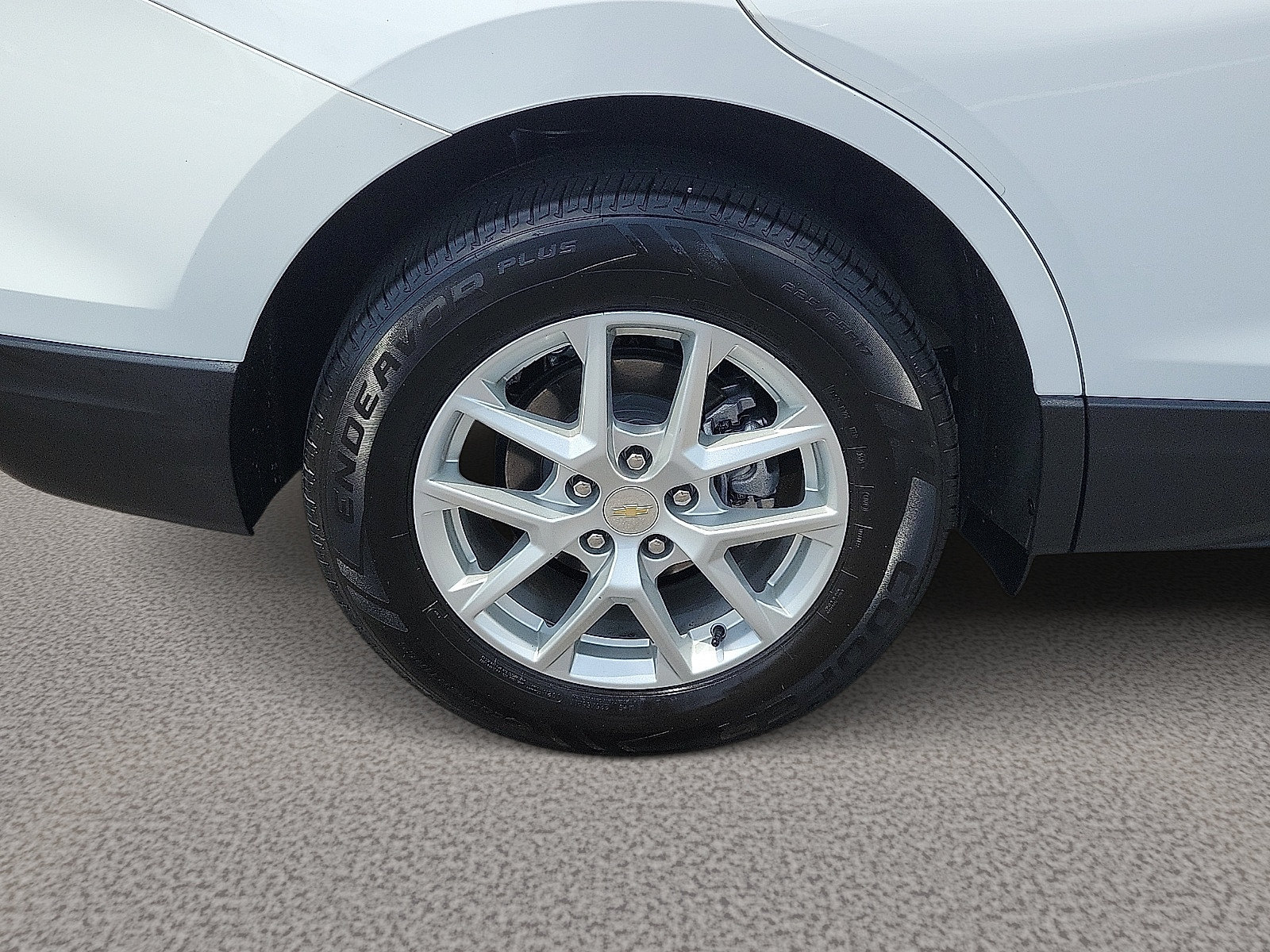 Used 2024 Chevrolet Equinox LT FWD image 7