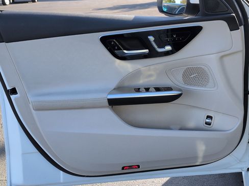 Used 2025 Mercedes-Benz C 300 Sedan image 14