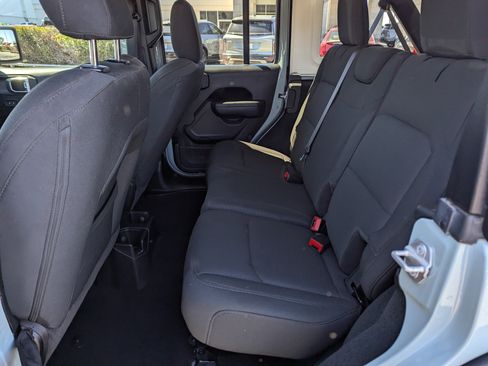 Used 2023 Jeep Wrangler Sport S image 8