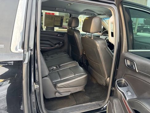 Used 2017 GMC Yukon XL SLE image 12