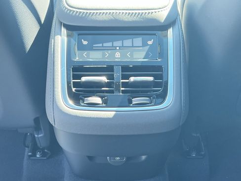 New 2026 Volvo XC90 B6 Ultra w/ Protection Package Premier AWD/4WD image 23