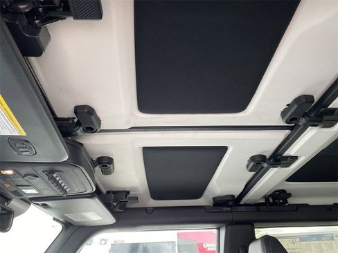 New 2025 Ford Bronco Badlands image 31