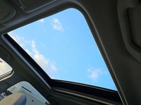 Used 2022 Subaru Forester Premium image 15