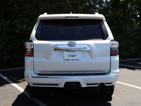 Used 2022 Toyota 4Runner Limited AWD/4WD image 7