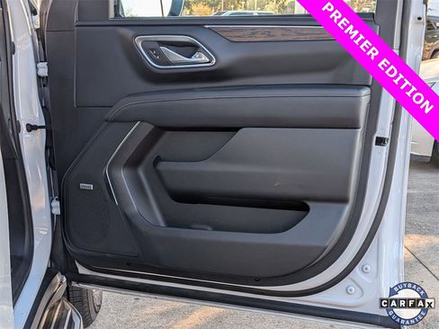 Used 2023 Chevrolet Suburban Premier image 19