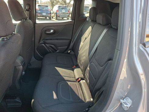 Used 2022 Jeep Renegade Latitude image 8