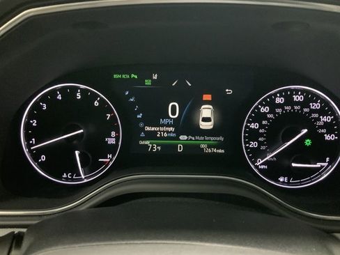 Used 2019 Toyota Avalon Limited image 24