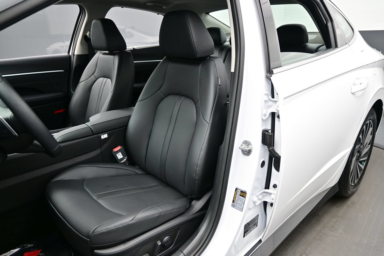 Certified 2026 Hyundai Sonata Limited FWD image 12