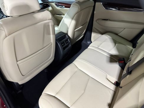 Used 2018 Cadillac XT5 Luxury w/ Driver Awareness Package image 37