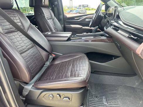 Used 2023 Cadillac Escalade ESV Sport Platinum AWD/4WD image 9