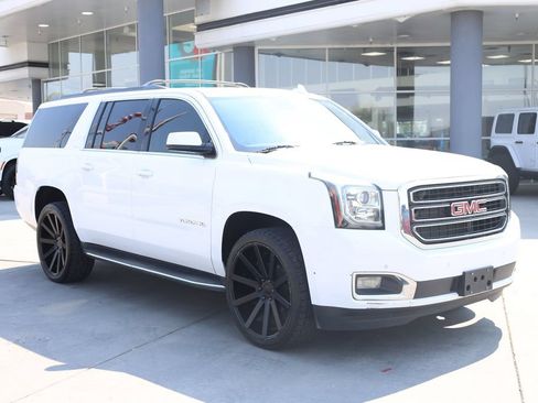 Used 2016 GMC Yukon XL SLT w/ Open Road Package AWD/4WD image 8