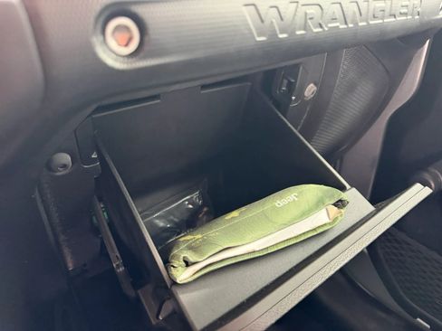 Used 2019 Jeep Wrangler Unlimited Sport image 13