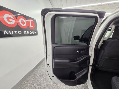 Used 2022 Nissan Frontier SV RWD image 29