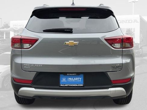 Used 2025 Chevrolet TrailBlazer LT AWD/4WD image 7