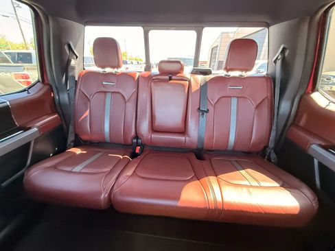Used 2019 Ford F150 Platinum w/ Equipment Group 701A Luxury AWD/4WD image 13