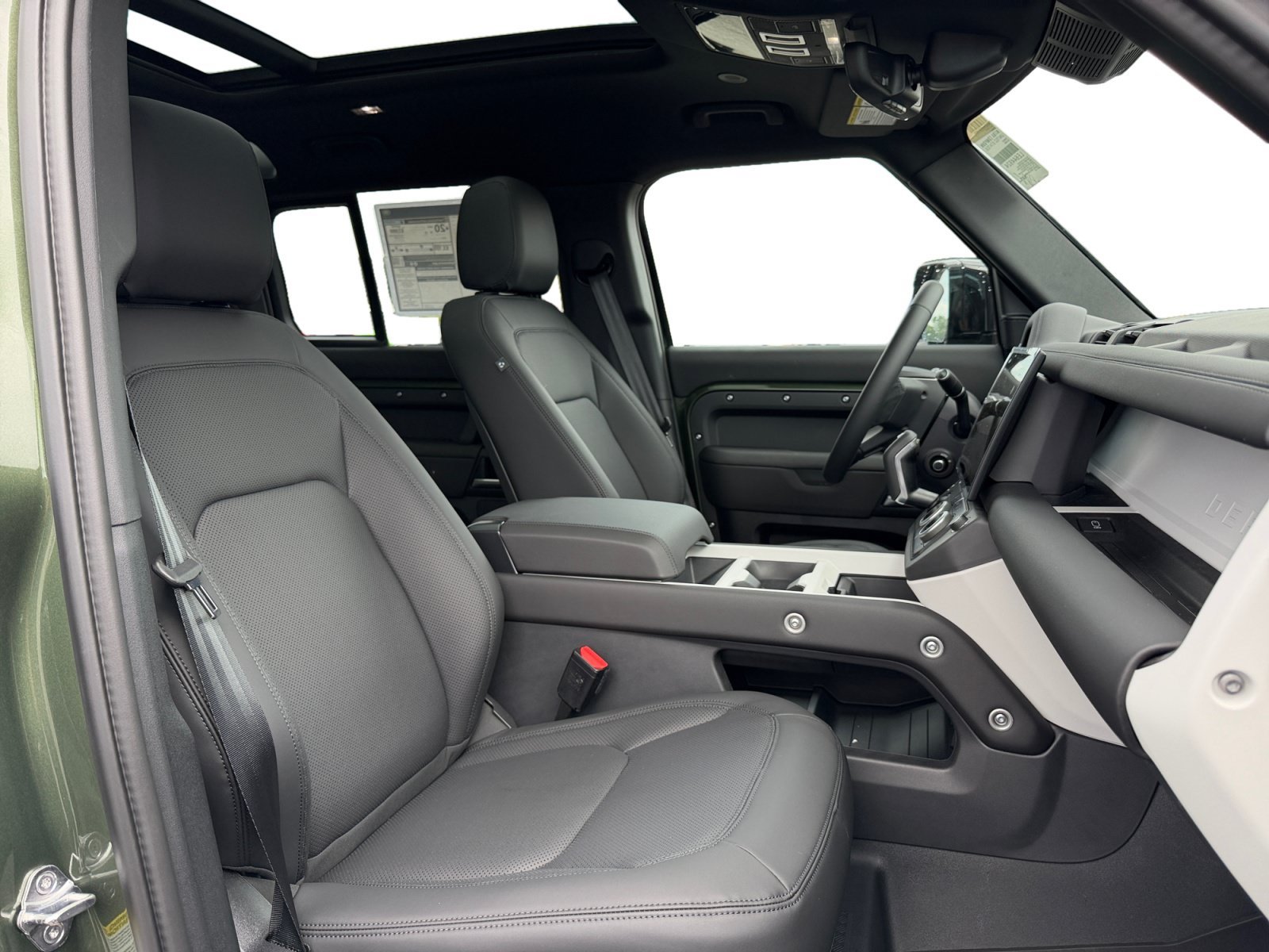 New 2026 Land Rover Defender 110 X-Dynamic SE AWD/4WD image 22