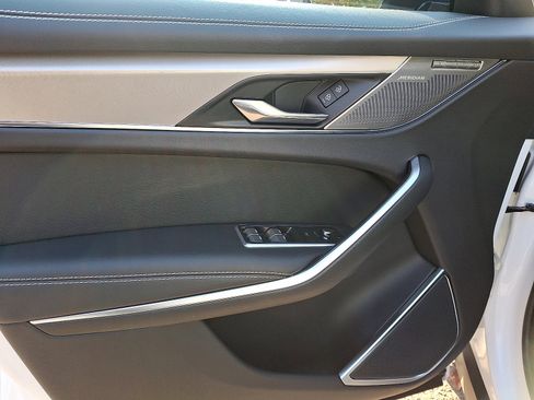 Certified 2025 Jaguar F-PACE R-Dynamic S image 10