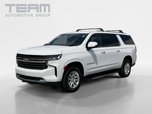 Used 2022 Chevrolet Suburban LT w/ Luxury Package AWD/4WD image 3