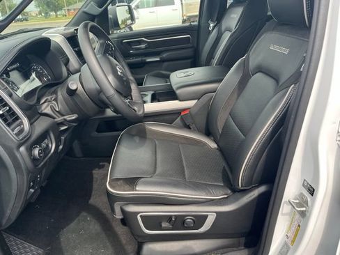 Used 2025 RAM 1500 Laramie w/ Sport Appearance Package AWD/4WD image 10
