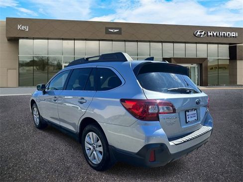 Used 2019 Subaru Outback 2.5i Premium image 8